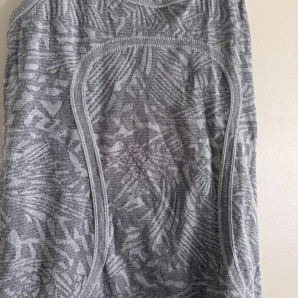 Lululemon Swiftly Tech Racerback Heathered Gray Workout Tank Size 6 - Picture 3 of 4